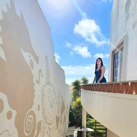 Soulsurfers Pensión *