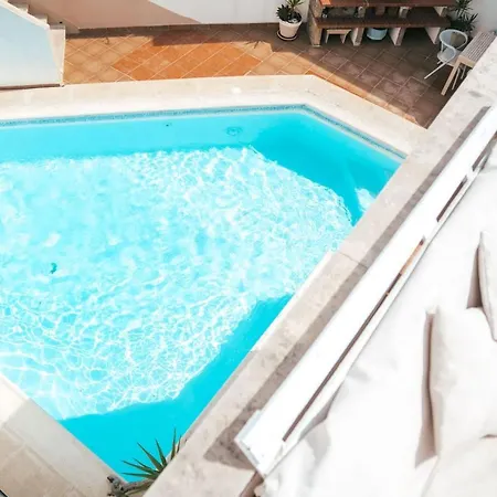 Soulsurfers Pensión *