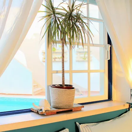 Soulsurfers Pensión *